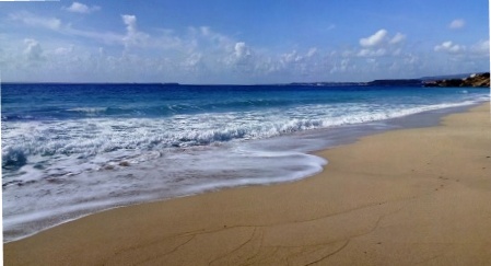 Sandy beach of Avithos near Joleni Cottage