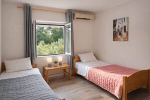 Twin bedroom of Joleni Cottage